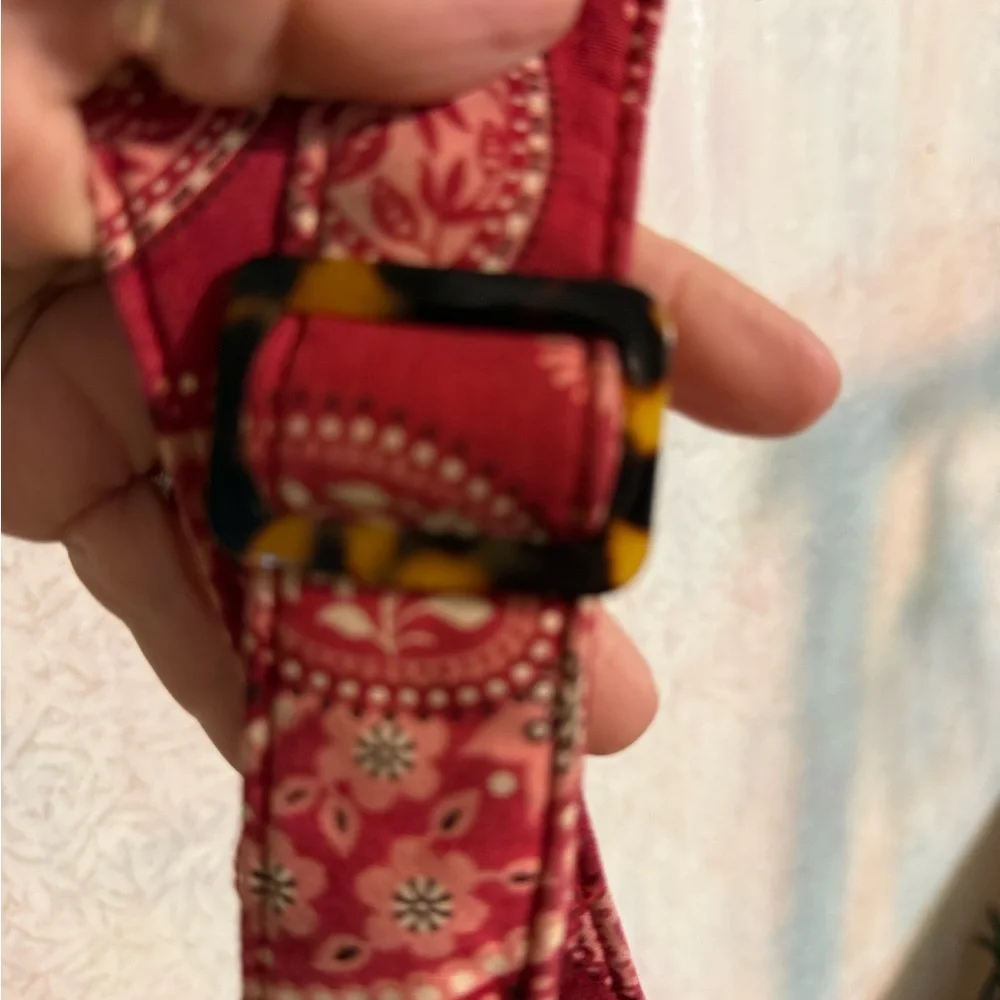 Vera Bradley Mesa Red Paisley Hipster Crossbody Bag, Cottagecore, Feminine